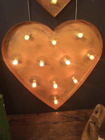 Gilt distressed heart light