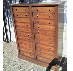 Mahogany Wellington Chest