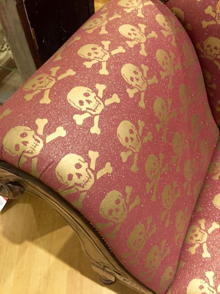 Skull Chaise