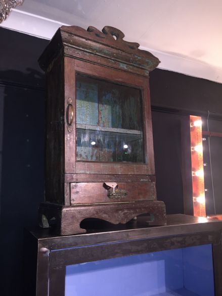 Small display cabinet